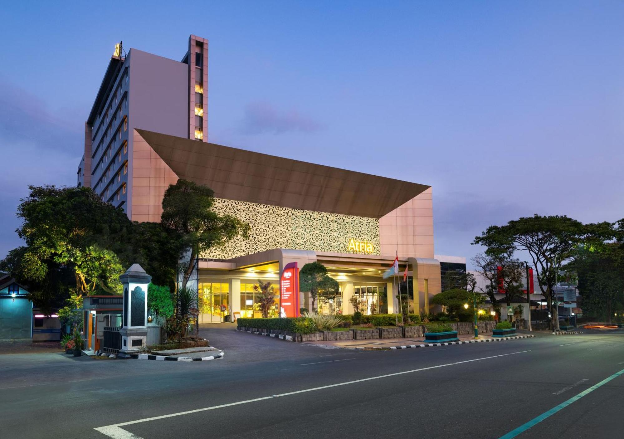 Atria Hotel Magelang Exterior photo